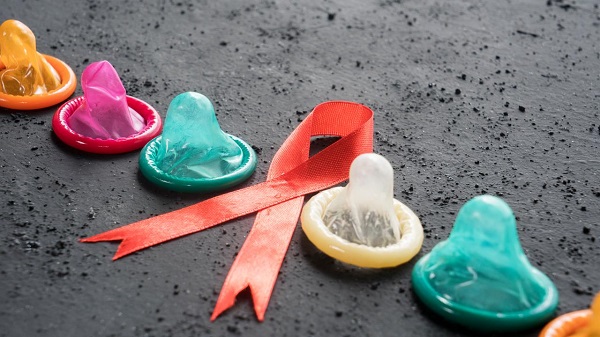 پاره شدن کاندوم و HIV